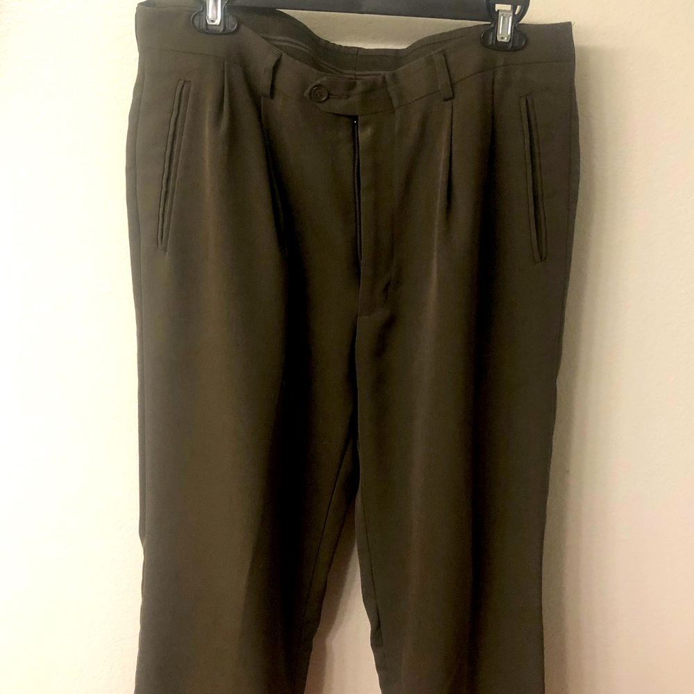 Haggar Mens olive green slacks